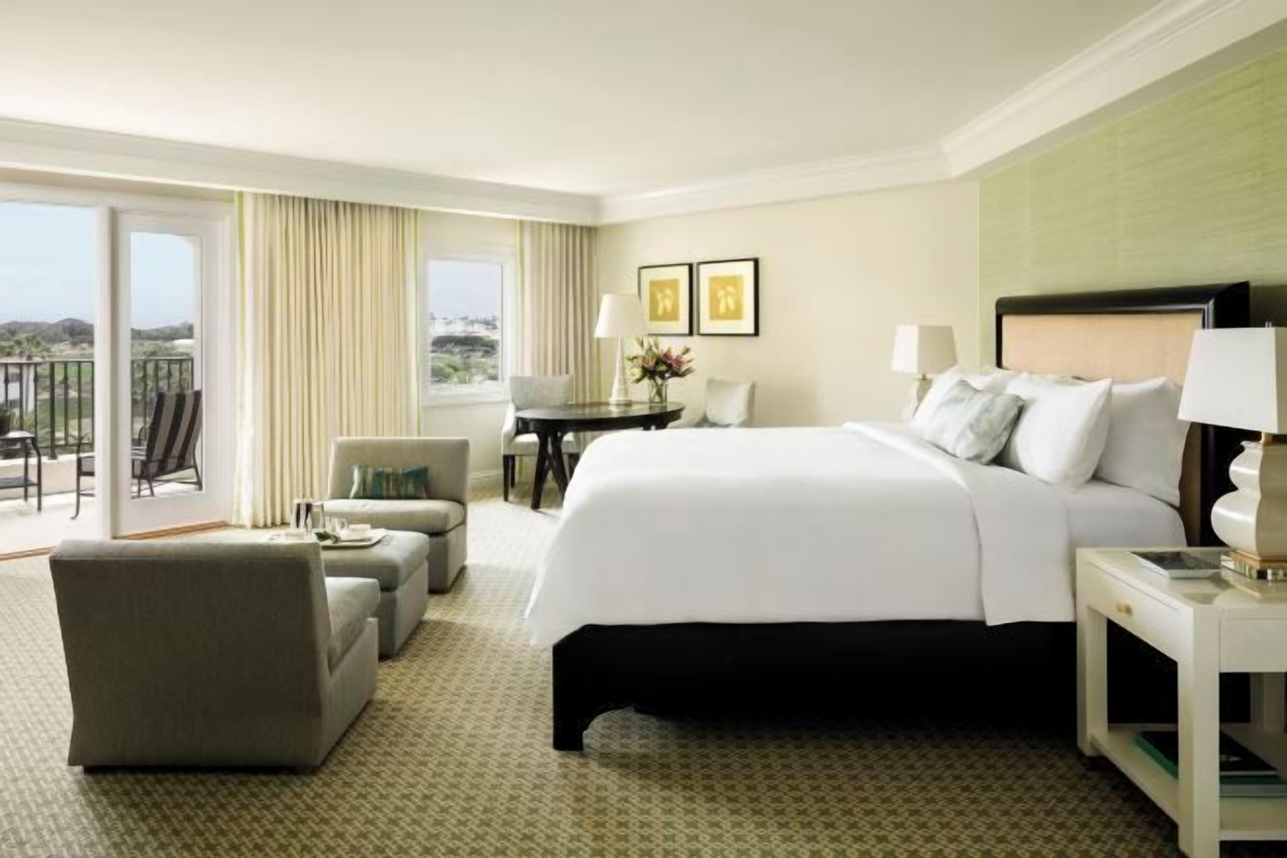 Luxe beddengoed, donsdekens, een minibar, een kluis op de kamer