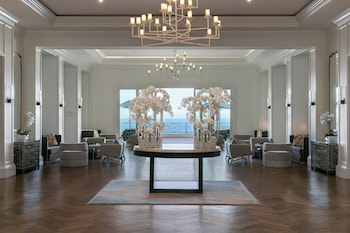 Hotel entrance and lobby at Waldorf Astoria Monarch Beach