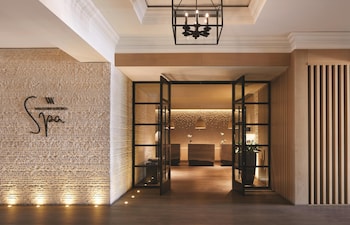 Couples treatment rooms, sauna, steam room, body treatments at Waldorf Astoria Monarch Beach