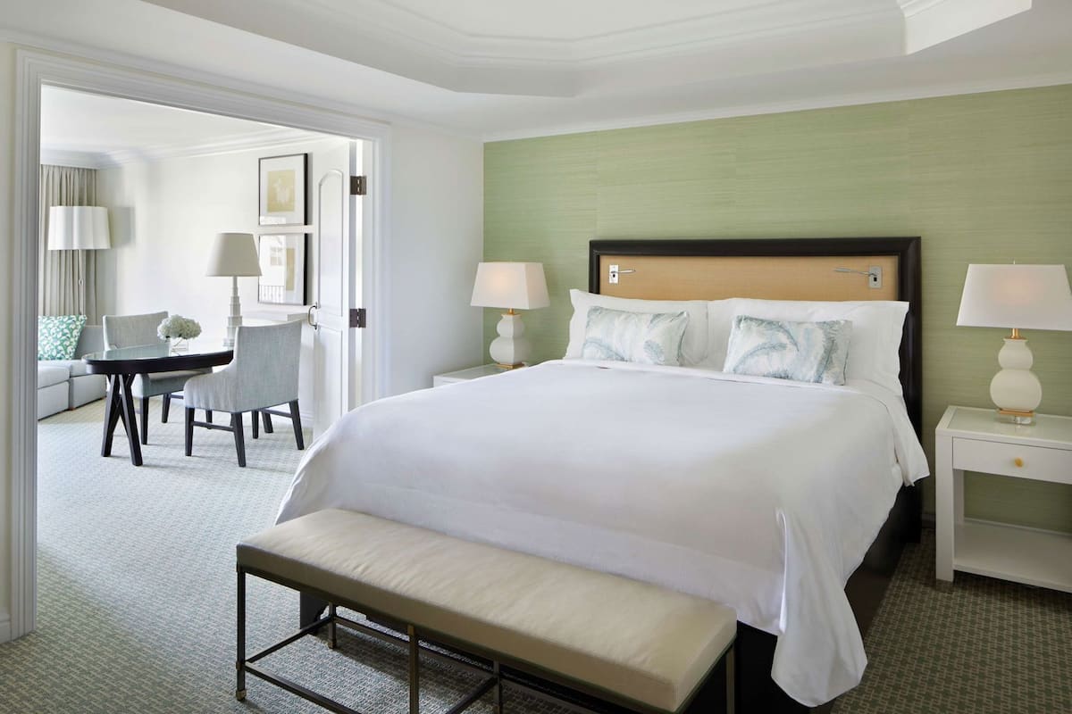 Premium bedding, down comforters, minibar, in-room safe