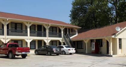 Creek Side Inn