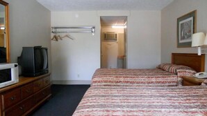 Desk, WiFi (free), bed sheets - Creek Side Inn (Cave Spring)