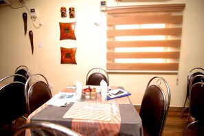 Breakfast, lunch and dinner served - Hotel Rosebud (Abuja)