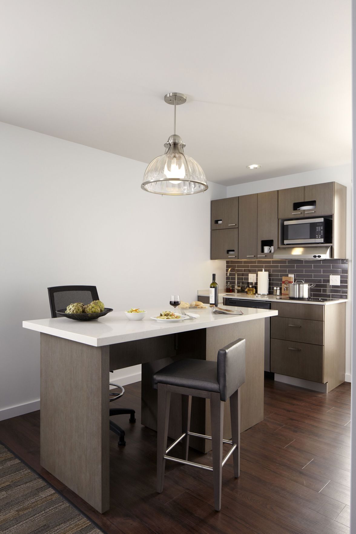 Private kitchen | Fridge, microwave, coffee/tea maker