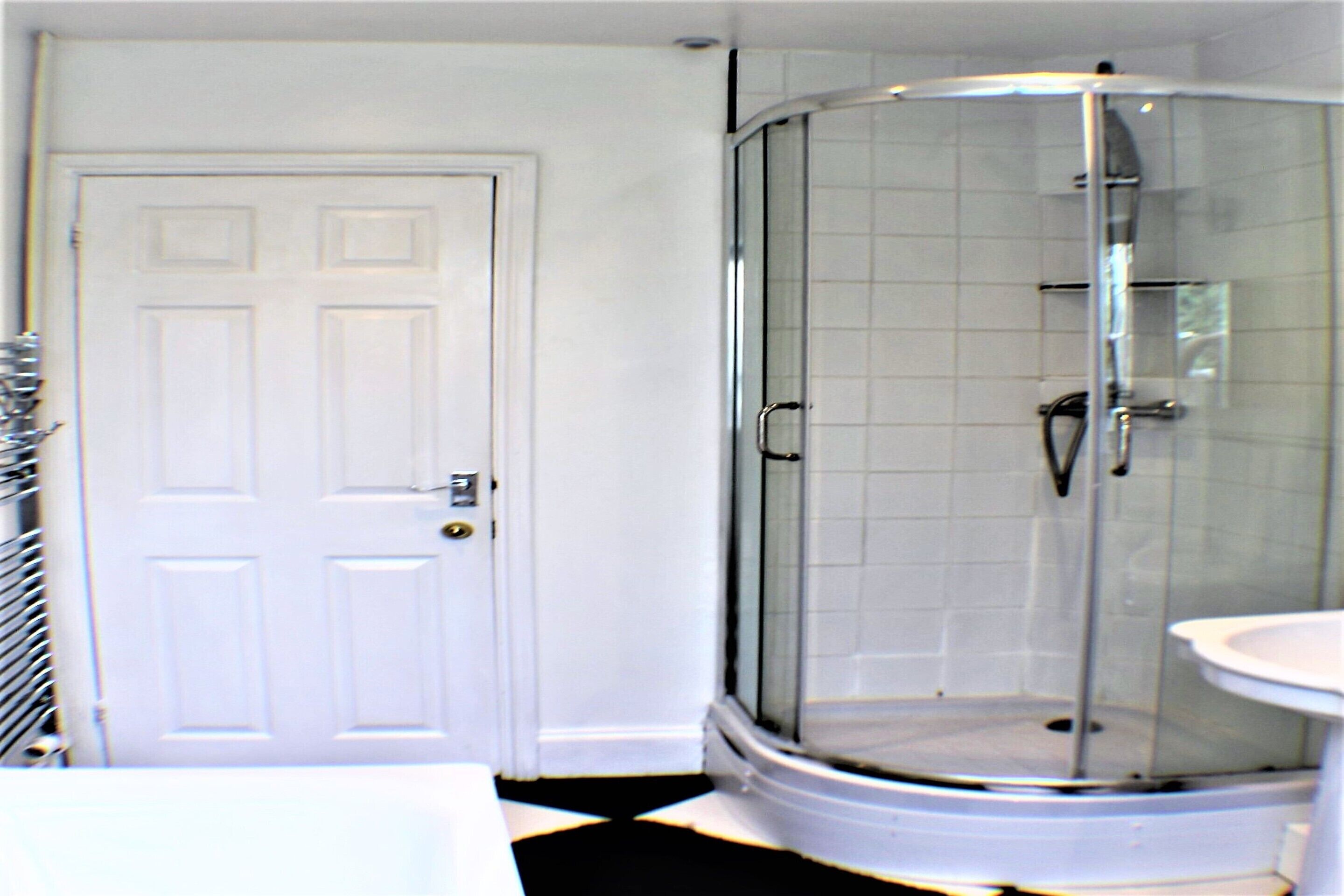 Cottage, 2 Bedrooms | Bathroom | Separate bathtub and shower, free toiletries, hair dryer, towels