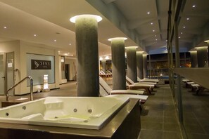 Indoor spa tub - Arena Resort (Federacion)
