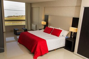 Minibar, caja fuerte, cunas gratuitas y camas supletorias