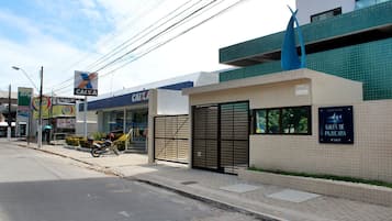 Check-in/check-out kiosk