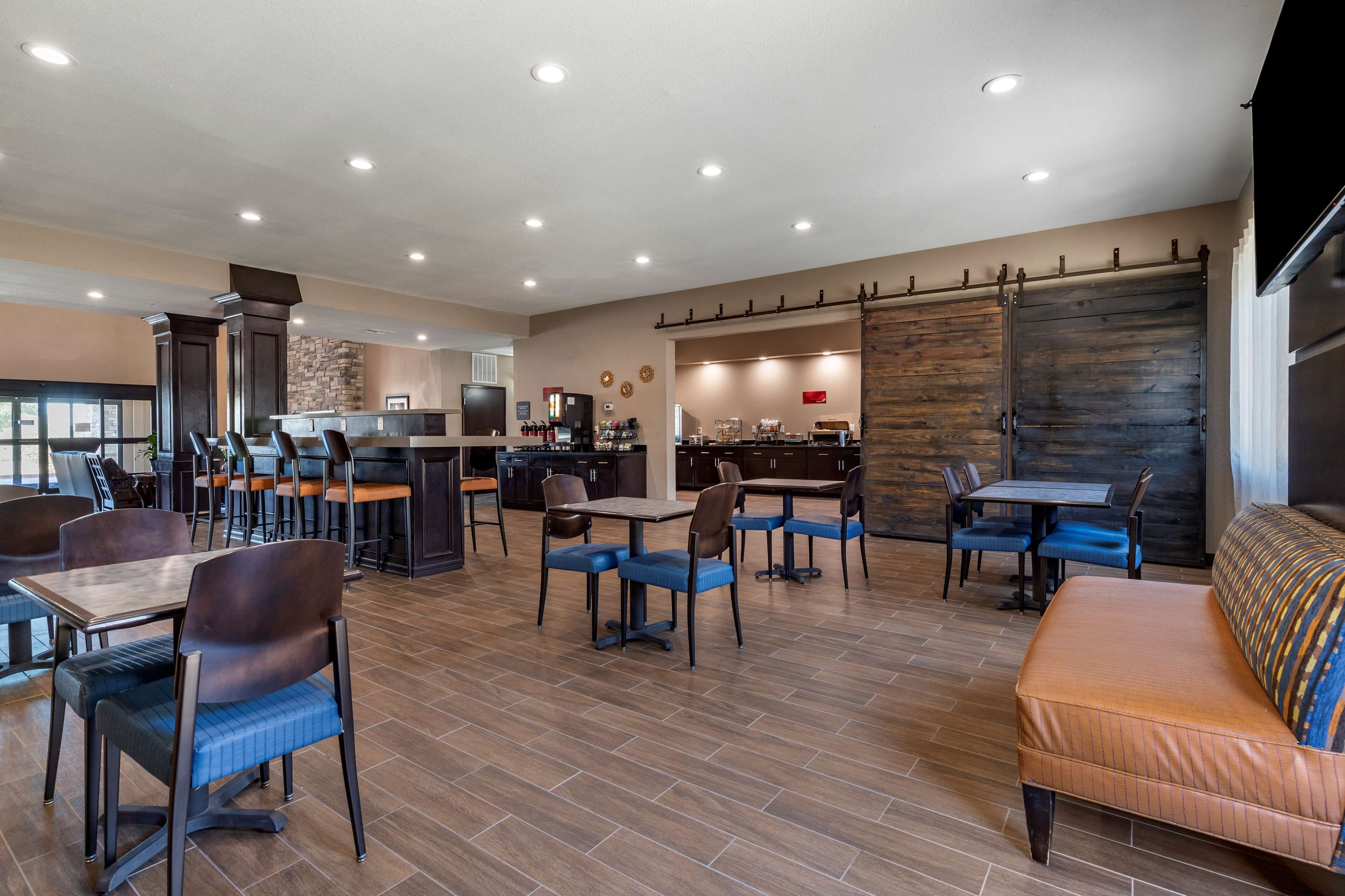 Free daily self-serve breakfast