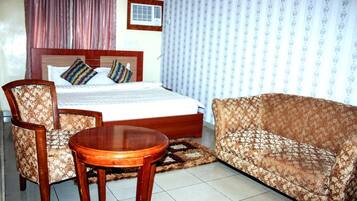 Seprai premium, brankas, Wi-Fi gratis, dan seprai linen