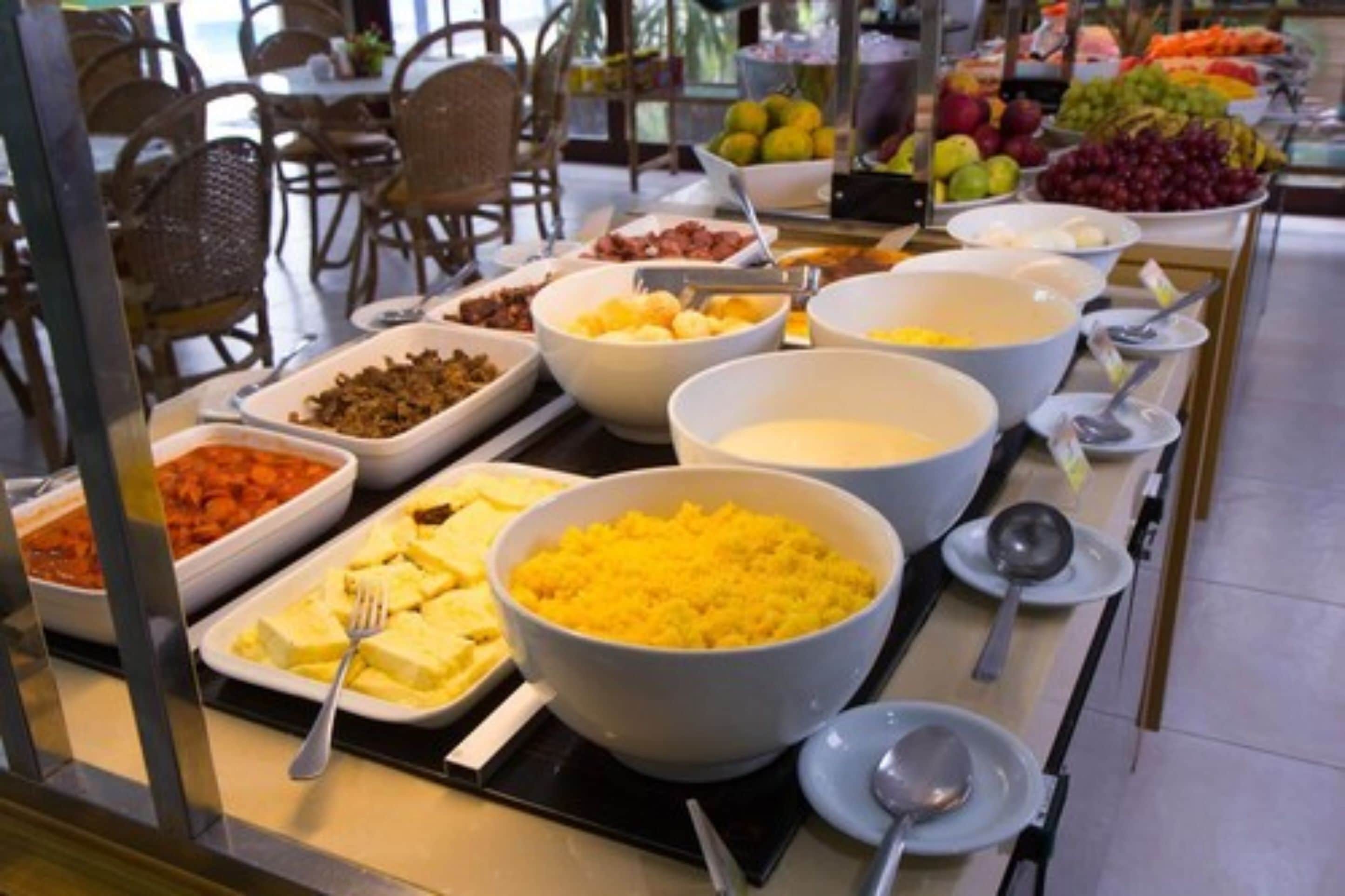 lunch and dinner served