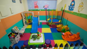 Innen-Kinderspielplatz