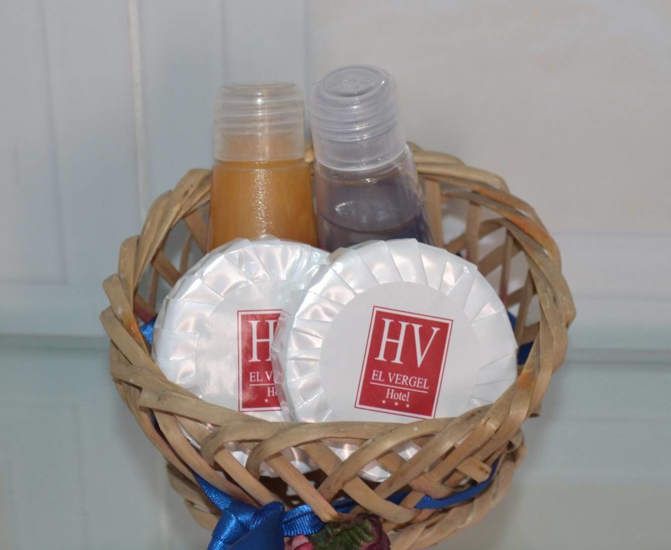 in-room safe, desk, free wifi