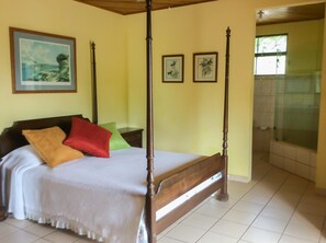 Habitación Deluxe, 1 cama matrimonial, balcón | Cunas gratuitas, camas extra gratis y wifi gratis 