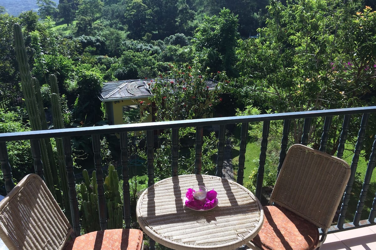 Deluxe-værelse - 1 dobbeltseng - balkon | Gratis baby-/barnesenge, gratis ekstra senge, gratis Wi-Fi