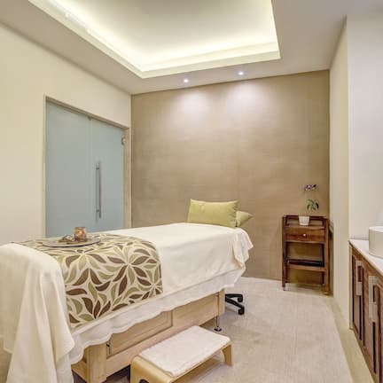 Sauna, steam room, body treatments, hydrotherapy, aromatherapy