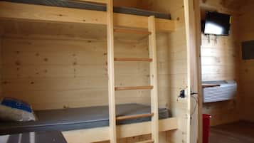 Deluxe Cabin, 1 Bedroom | 1 bedroom, free WiFi