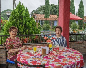 Se sirven desayunos y cenas 