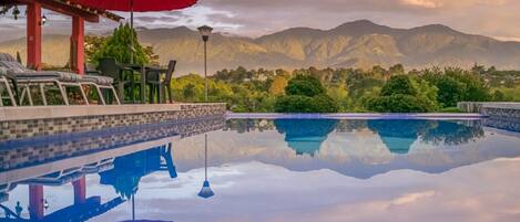 Outdoor pool, an infinity pool