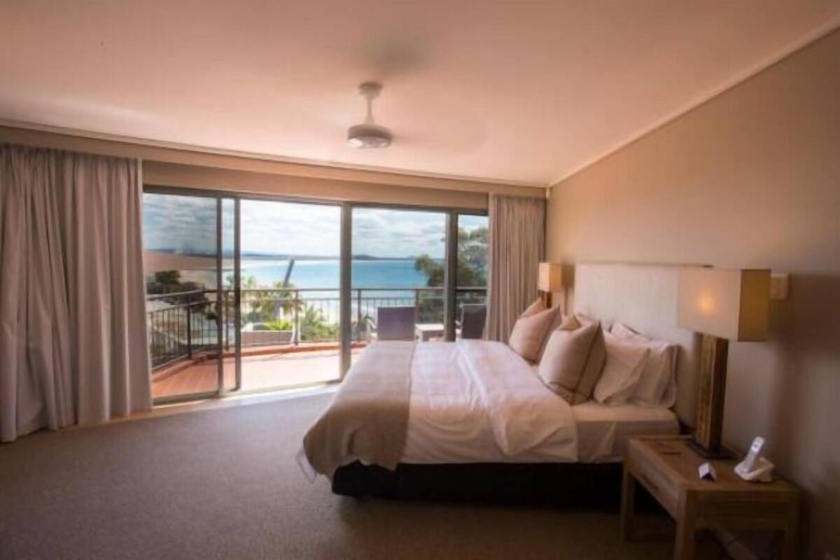Apartment 3, 3 Bedrooms, 3 Bathrooms, Ocean View | Living area | Flat-screen TV, DVD player