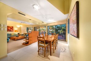 Apartment 8, 3 Bedrooms, 2 Bathrooms, Ocean View | In-room dining - Hastings Park Noosa (Noosa Heads)
