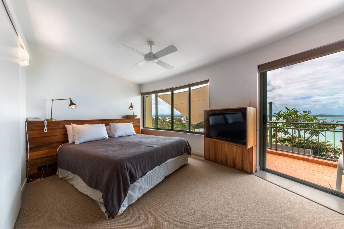 Apartment 9, 4 Bedrooms, 3 Bathrooms, Ocean View  | Iron/ironing board, free WiFi