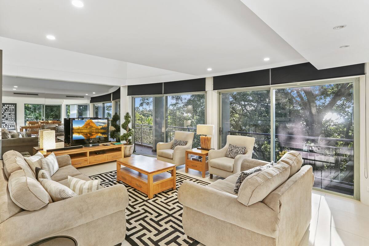 Apartment 7, 3 Bedrooms, 2 Bathrooms | Living area | Flat-screen TV, DVD player