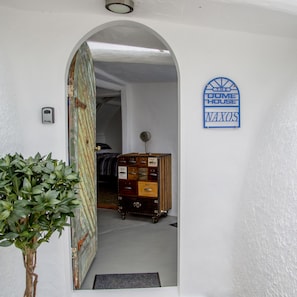 숙박 시설 입구