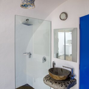 Eros 1 Bedroom Apartment | Bathroom | Shower, free toiletries, towels - The Dome House (Waiheke Island)