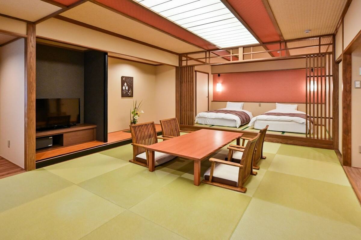 In-room safe, free WiFi, bed sheets