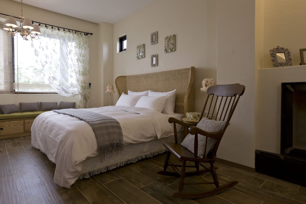 Premium bedding, desk, rollaway beds (surcharge), WiFi (free)