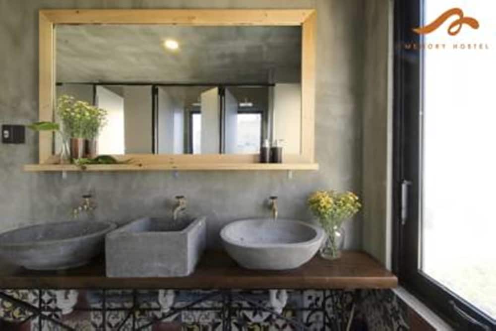 Memory Hostel by null