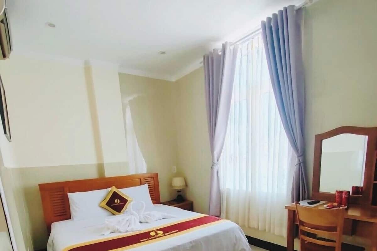 Minibar, desk, soundproofing, free WiFi