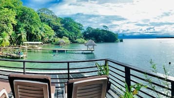 Loft with Panormic view | Free WiFi, bed sheets