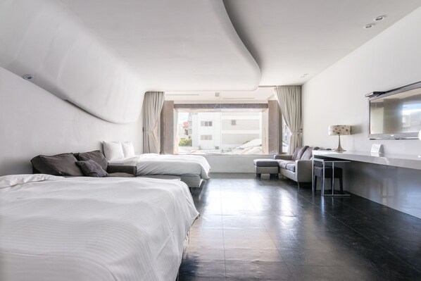 Comfort Quadruple Room, 2 Double Beds | View from room - Modena B&B (Taitung)