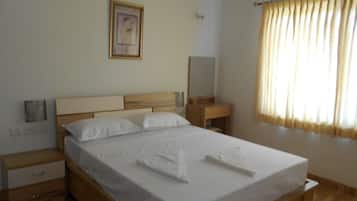 Superior Villa, 1 King Bed, Smoking, Mountain View | 1 bedroom, in-room safe, desk, rollaway beds