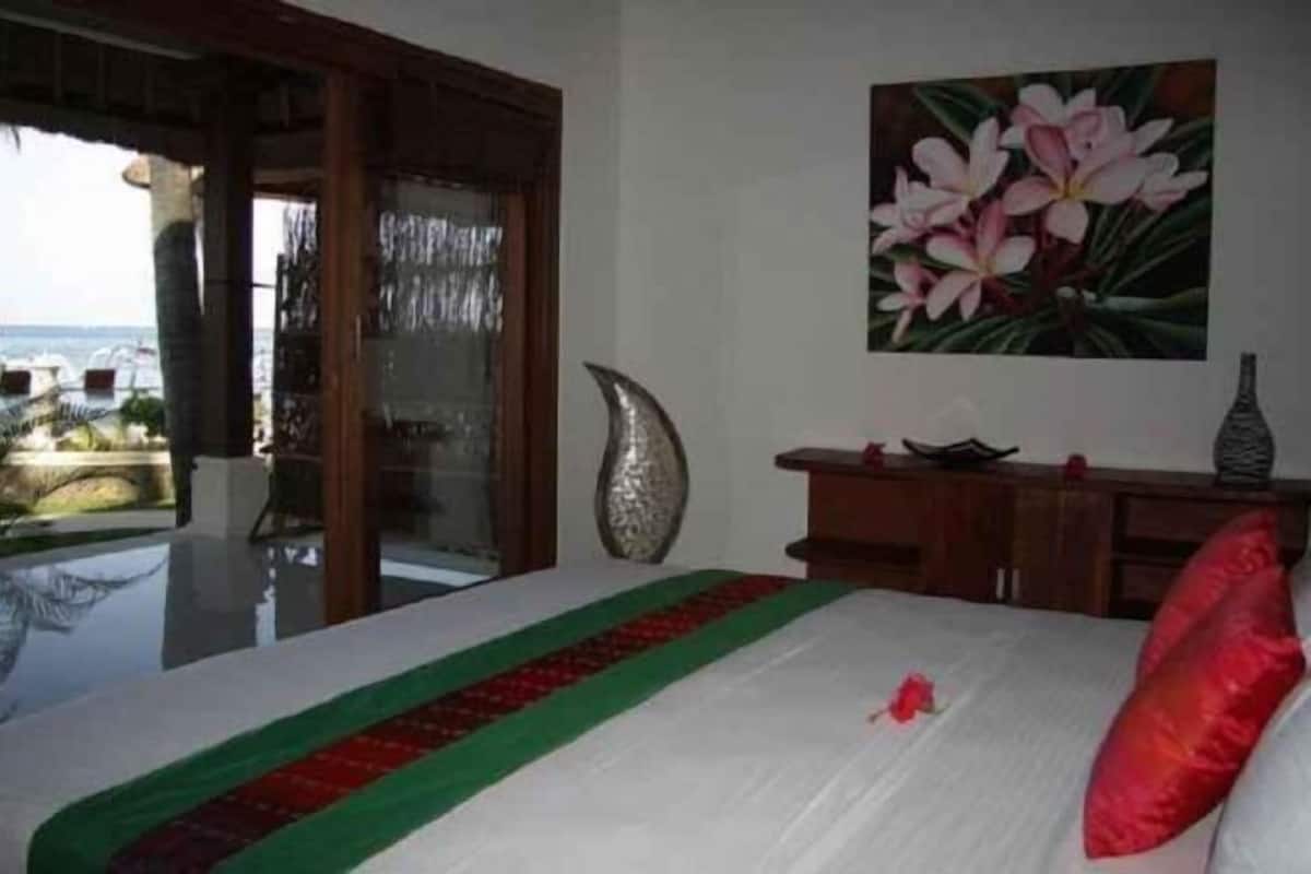 Minibar, in-room safe, individually decorated, free WiFi