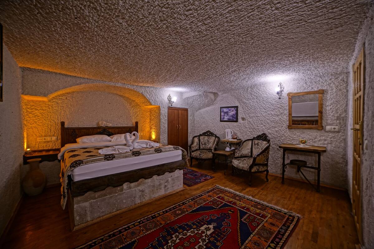 Double Cave Room 3 People | 高級寢具、房內夾萬、遮光窗簾/窗簾、隔音