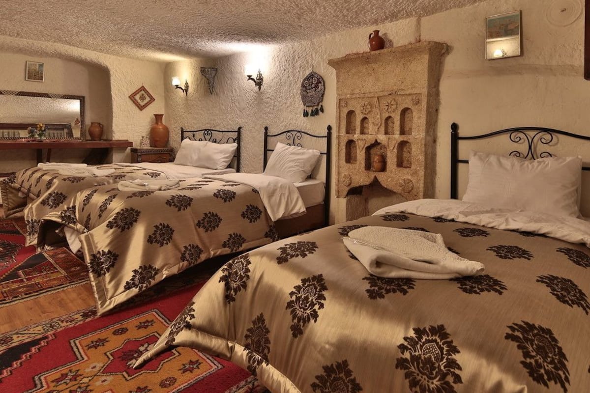 Family Room (Cave)