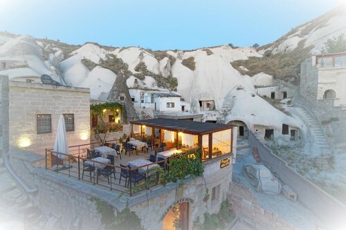 Melek Cave Hotel