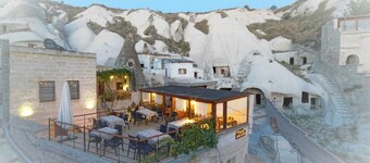 Melek Cave Hotel