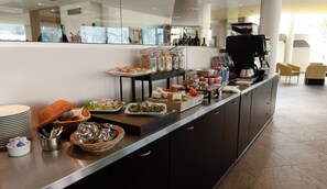 Tägliches inbegriffenes Frühstücksbuffet