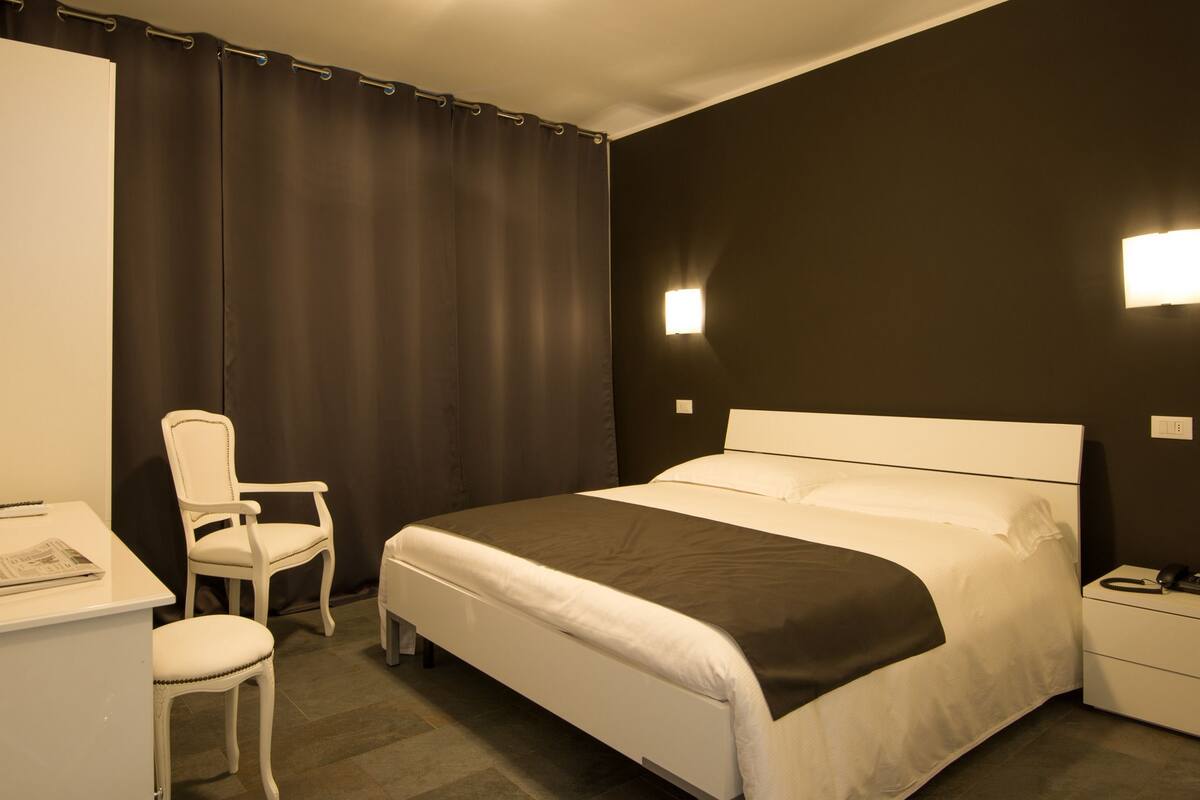 Deluxe Double Room | Frette Italian sheets, premium bedding, in-room safe, desk