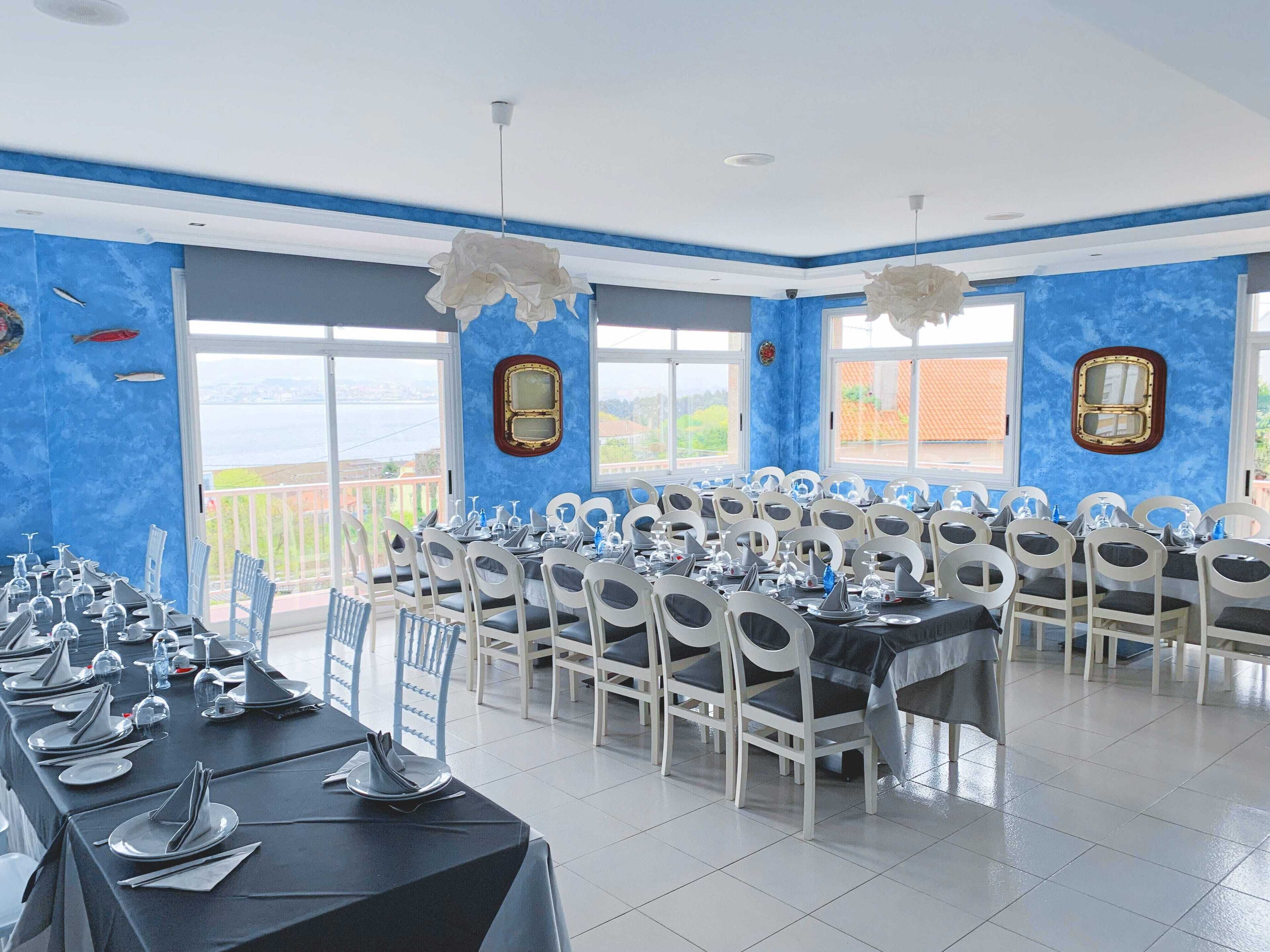 Frokost, lunsj og middag serveres, lokale retter 