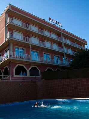 Front of property - Hotel Las Vegas (Cangas)