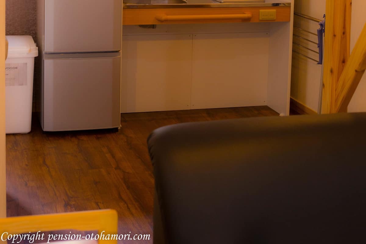 Refrigerador, microondas, tetera/pava eléctrica, arrocera