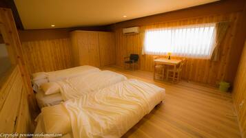 Premium bedding, desk, blackout drapes, free WiFi