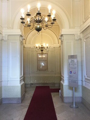 Sisäänkäynti