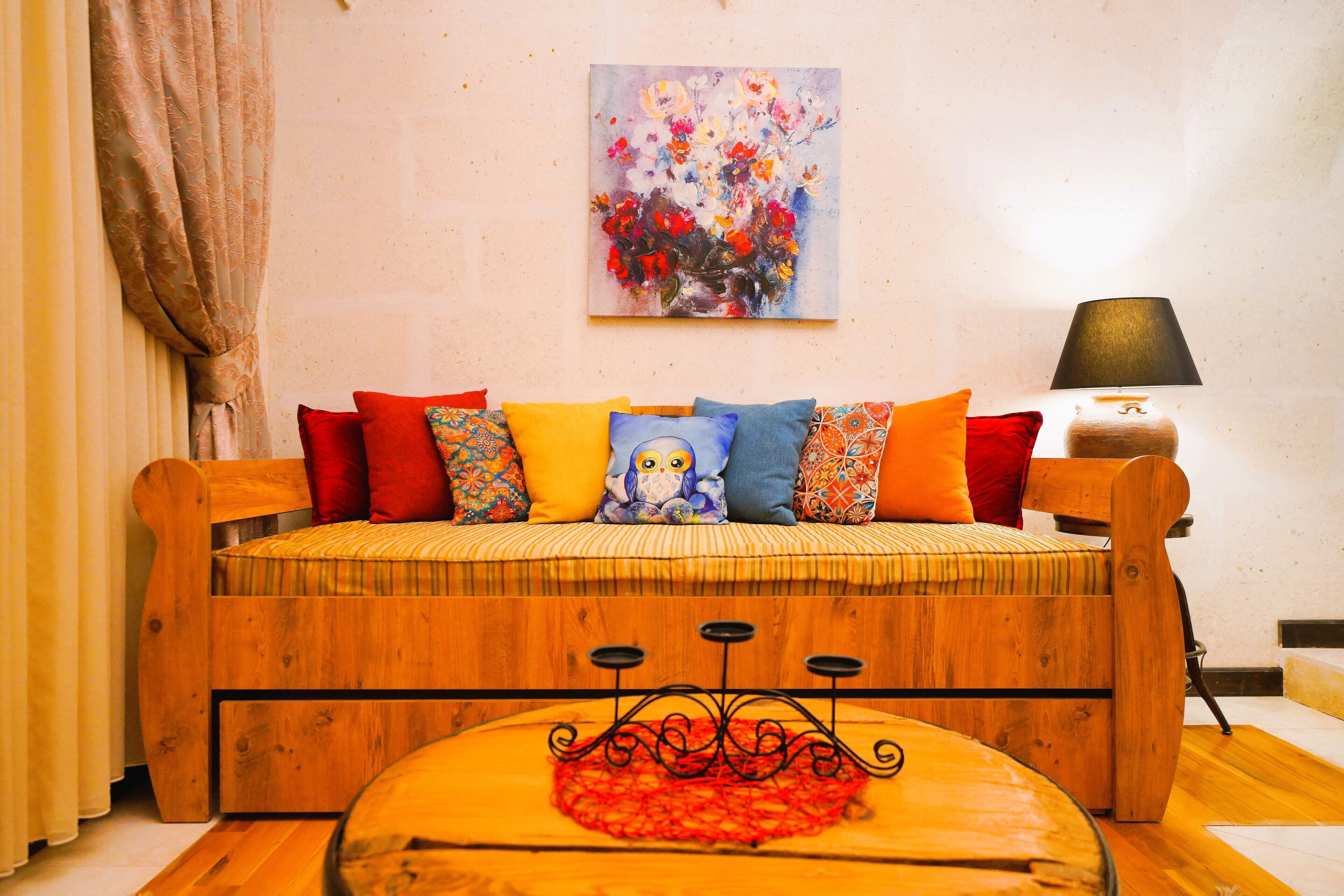 honeymoon suite | living area | plasma tv