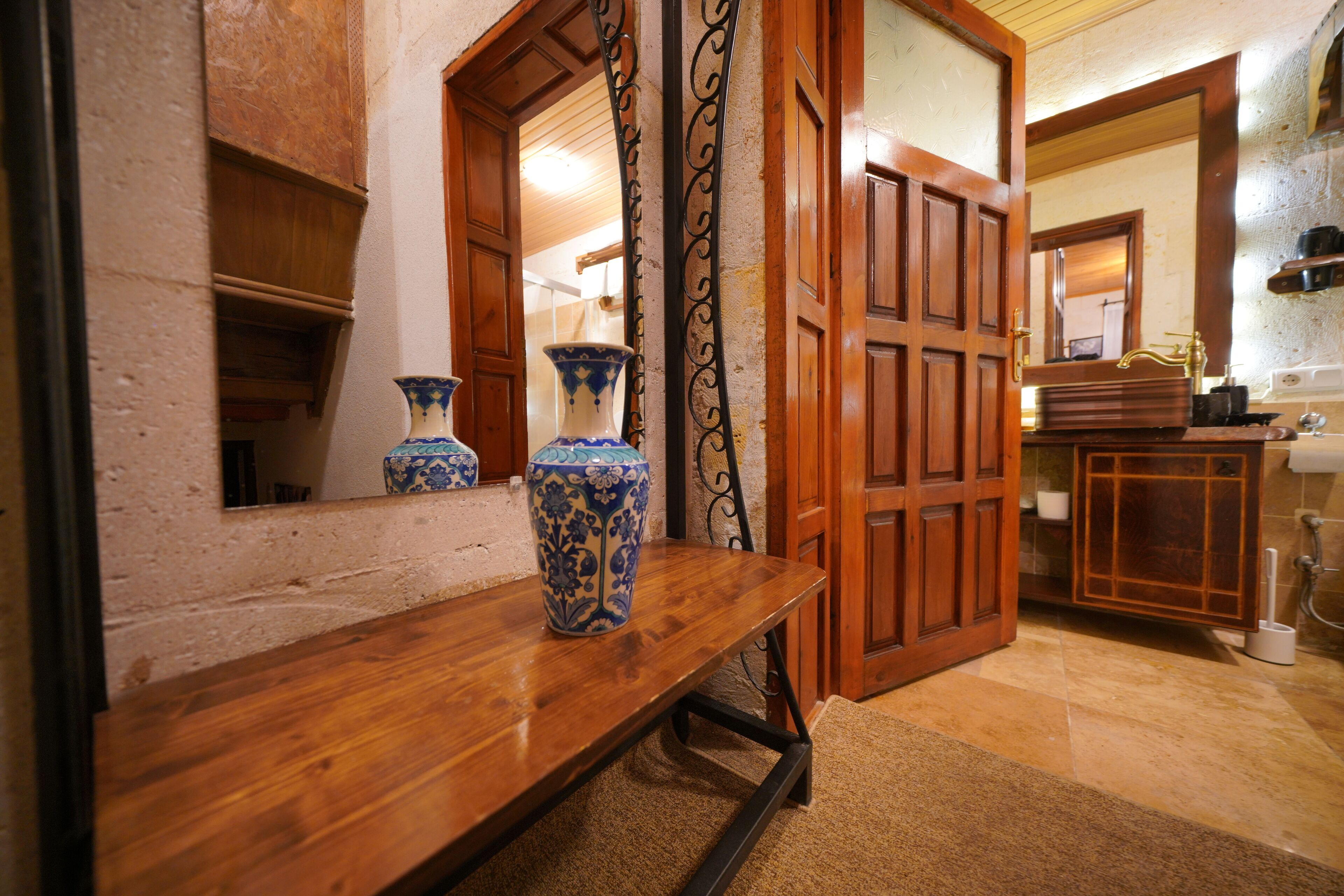 classic double room | bathroom | free toiletries, hair dryer, slippers, towels